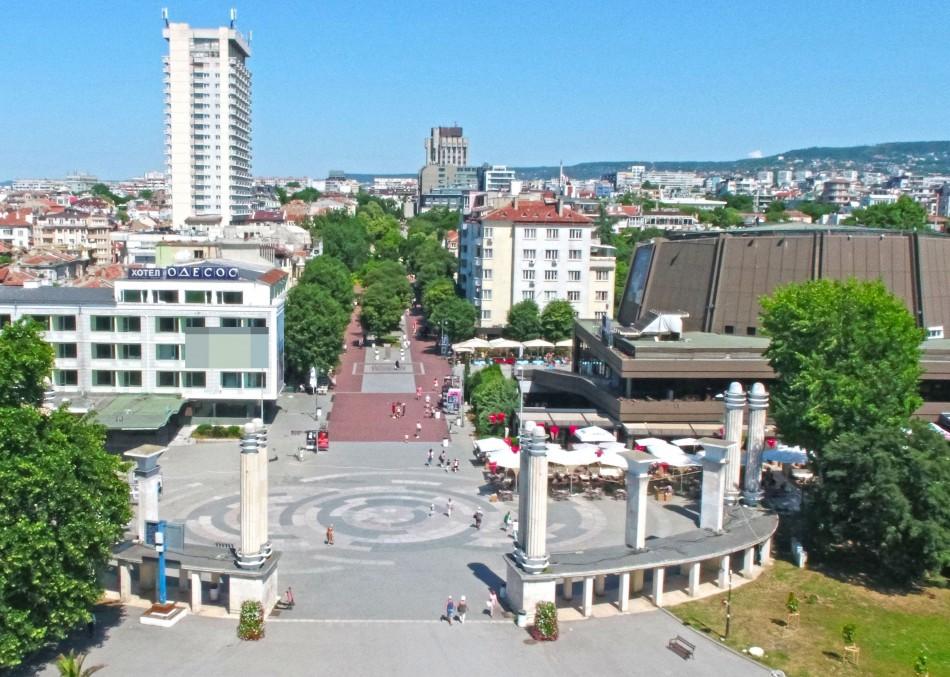 Община Варна организира пряко излъчване на концерта на DARA в София тази вечер от 18:00 часа