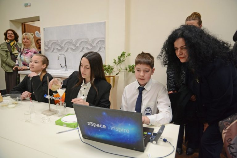 STEM център „Млади изследователи“ беше открит в ОУ „Цар Симеон I“