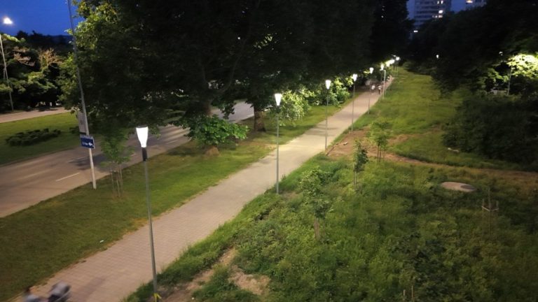 Приключи монтажът на новото енергоспестяващо улично осветление в кв. „Чайка“
