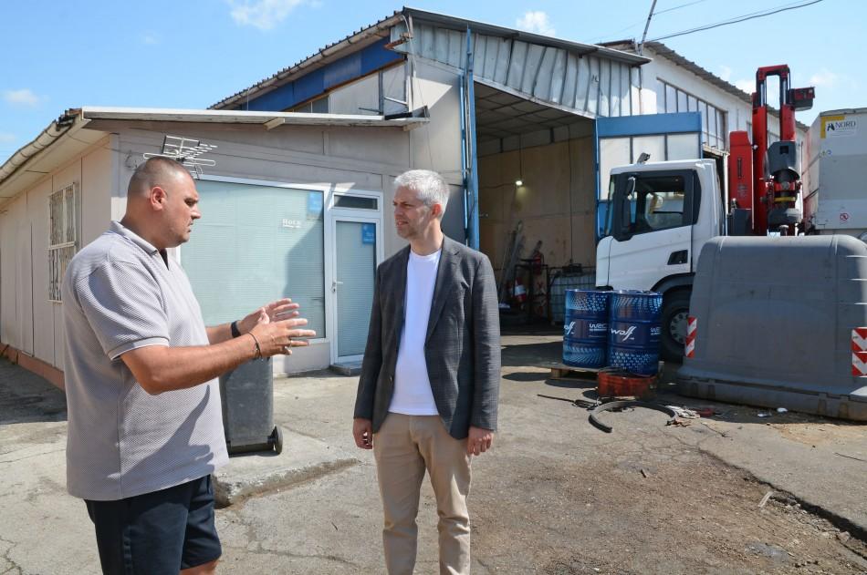 Четири нови камиона ще бъдат включени в сметосъбирането и сметоизвозването в града и курортните комплекси