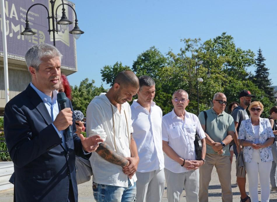 Благомир Коцев пред протестиращите в кв. „Чайка“: Подготвяме промяна на ПУП, за да запазим зелените площи