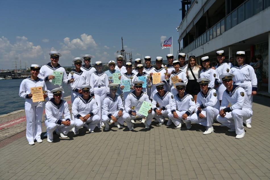 Наградиха победителите в Спартакиадата по морските спортове на Военноморските сили
